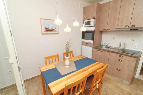 Apartments Trstenica-Two Bedroom Apartment with Balcony ( E ) - Ferienunterkunft in Orebić (4 Personen)