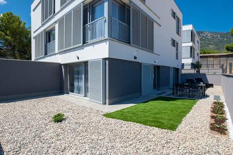 Apartments Dva Galeba - One Bedroom Apartment with Garden Terrace (202) - Ferienunterkunft in Bol (5 Personen)