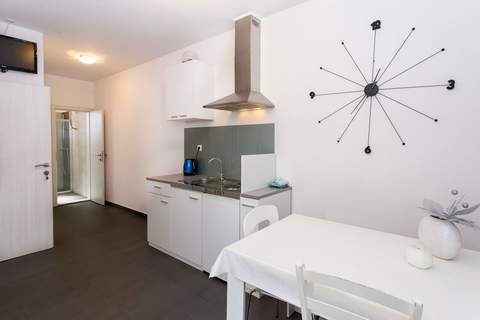 Apartments Magdales - Two Bedroom Apartment with Balcony A1 - Ferienunterkunft in Omis (4 Personen)