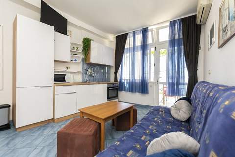Apartments Hope (Dugi Rat) - One-Bedroom Apartment with Terrace and Sea View (A2) - Ferienunterkunft in Dugi Rat (4 Personen)
