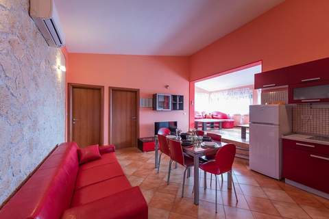 Apartments Karen - Comfort Two Bedroom Apartment with Balcony (A4) - Ferienunterkunft in Vinisce (6 Personen)
