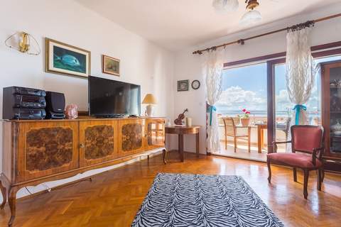 Apartments Sunrise ( Duilovo ) -Three Bedroom Apartment with Sea View  Terrace - Ferienunterkunft in Split (6 Personen)