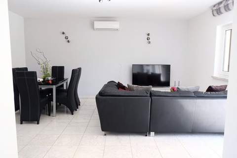 Villa Tonika -Two Bedroom Apartment with Terrace ( A1 ) - Ferienunterkunft in Povlja (4 Personen)