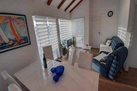 Villa Nika-Five Bedroom Villa with Pool - Ferienunterkunft in Mlini (10 Personen)