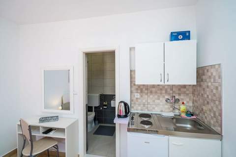 Villa Marija-Twin room with Kitchen and Terrace-4 - Ferienunterkunft in Mlini (2 Personen)