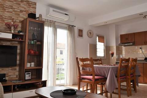 Apartment Manigo - Three bedroom apartment - Ferienunterkunft in Supetar (6 Personen)