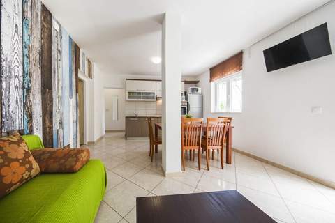 Villa Dvori Viškovi-Seven Bedroom Villa with Swimming Pool - Ferienunterkunft in Podstrana (20 Personen)