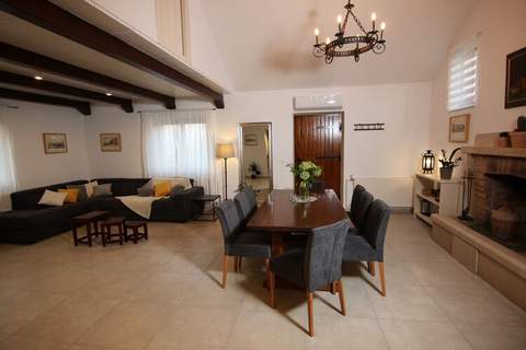 Stone Villa Olea-Three Bedroom Villa with Pool - Ferienunterkunft in Supetar (8 Personen)
