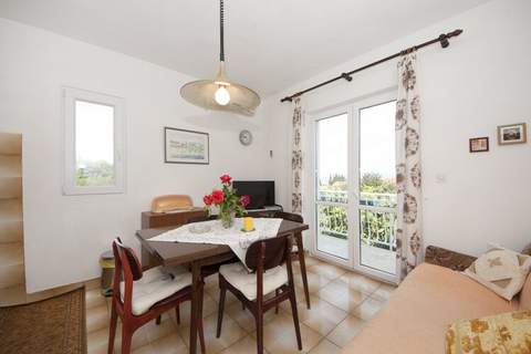 Apartments Fortuna - Comfort One Bedroom Apartment with Balcony (Yellow) - Ferienunterkunft in Mirca (2 Personen)