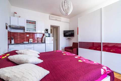 Apartments & Rooms Mara & Petrunjela - Studio Apartment with Balcony and Sea View (Studio s balkonom) - BR. 2 - Ferienunterkunft in Cavtat (2 Personen)