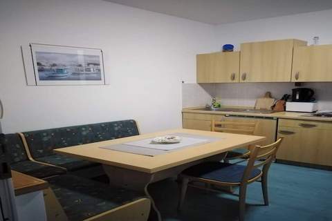 Apartments Marija - One Bedroom Apartment with Balcony and Sea View (Žuti A2) - Ferienunterkunft in Pirovac (5 Personen)