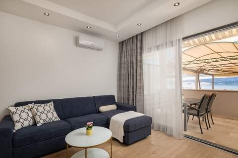 Apartments Tomas- Standard One Bedroom Apartment with Balcony (A2) - Ferienunterkunft in Omis (5 Personen)