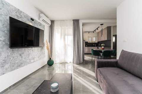 Luxury D Apartments - Luxury Two Bedroom Apartment with Terrace A2 - Ferienunterkunft in Bibinje (6 Personen)