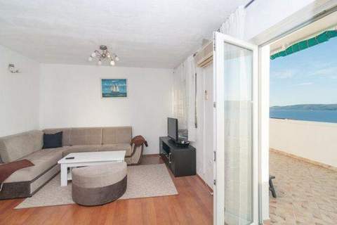 Apartment Stipic Omis - Three Bedroom Apartment with Terrace - Ferienunterkunft in Omis (8 Personen)