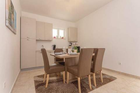 Apartment Niko - Two Bedroom Apartment with Swimming Pool - Ferienunterkunft in Sibenik (5 Personen)