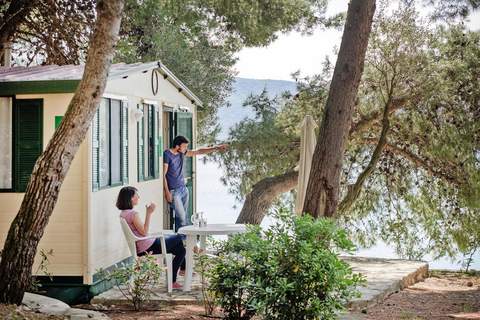 Mobile Homes Kovacine Cres-MH Family - 5 Pers - Ferienunterkunft in Cres (5 Personen)