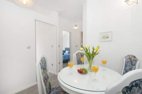 Apartments Villa Angela - Two Bedroom Apartment with Terrace and Sea View (Snježna) - Ferienunterkunft in Baska Voda (4 Personen)