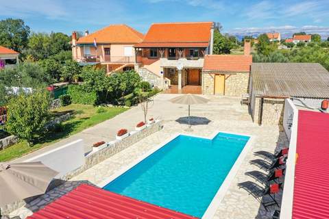 Villa Miki - Ferienunterkunft in Policnik (6 Personen)