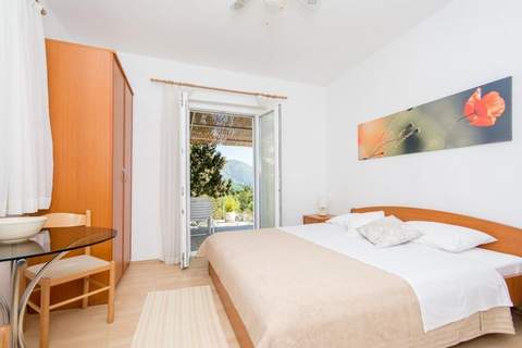 Apartments & Rooms Jokovic-Double Room with Terrace and Partial Sea View (SOBA 4) - Ferienunterkunft in Srebreno (2 Personen)