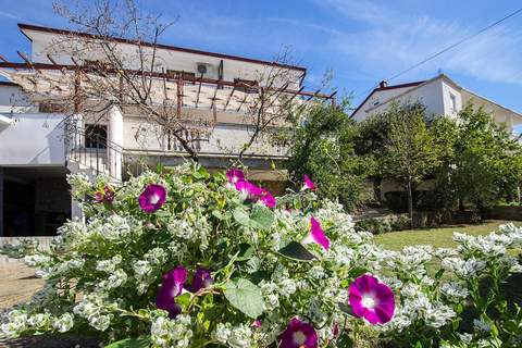 Apartments Seaview, Starigrad Paklenica-A6 - Ferienunterkunft in Starigrad-Paklenica (4 Personen)