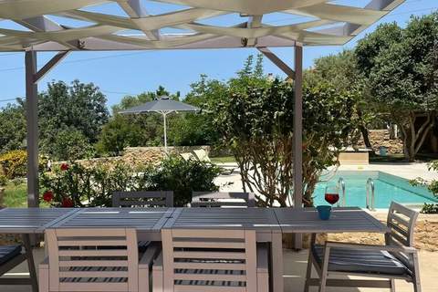 Ferienunterkunft in Perama (8 Personen)