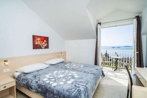 Villa Samba - Double Room with Balcony and Sea View - gasi se - Ferienunterkunft in Mlini (2 Personen)