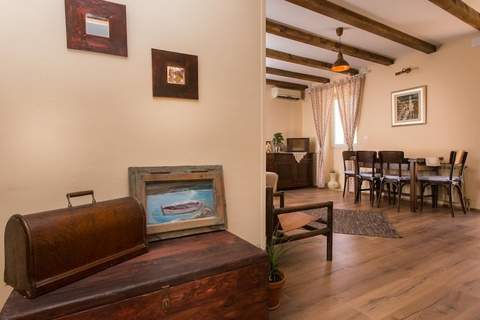 Apartment Hladilo Nostalgia - Comfort Two-Bedroom Apartment with Terrace and Partial Sea View - Ferienunterkunft in Dubrovnik (5 Personen)