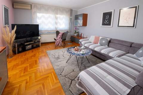 Apartment Point - Two Bedroom Apartment with Balcony - Ferienunterkunft in Pula (4 Personen)