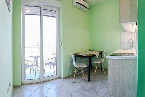 Apartments Smokvica - One Bedroom Apartment with Balcony with Sea View (Apartment 1) - Ferienunterkunft in Starigrad-Paklenica (2 Personen)
