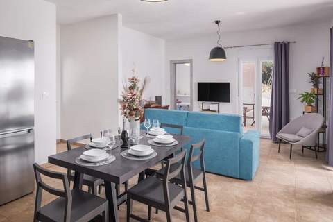 Villa Tomicich - Three Bedroom Villa with Swimming Pool - Ferienunterkunft in Labin (6 Personen)