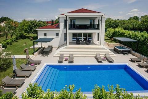 Villa Tonka - Ferienunterkunft in Imotski (12 Personen)