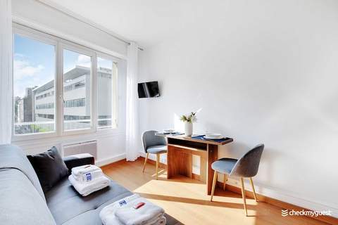 DB-62-SERRE-3 - Ferienunterkunft in Paris (2 Personen)