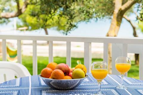 Apartments Glavor - Standard Studio Apartment with Terrace and Sea View (SA2) - Ferienunterkunft in Drace (3 Personen)