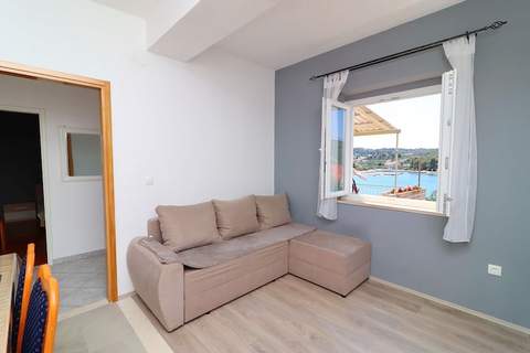 Apartments Radojković Lumbarda - Comfort Two Bedroom Apartment with Terrace and Sea View (A2) - Ferienunterkunft in Lumbarda (4 Personen)