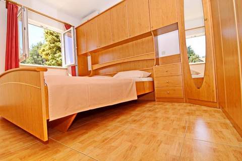 Apartments Veselka, Lumbarda  - Standard Room with Garden View (Room 1) - Ferienunterkunft in Lumbarda (2 Personen)