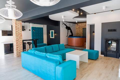 A luxury villa on the shore of the lake - Ferienunterkunft in Stężyca (8 Personen)
