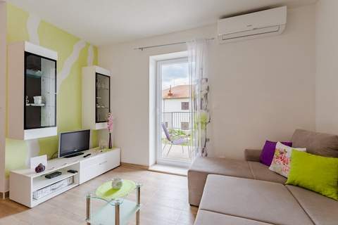 Apartment Anamaris (ST) - One Bedroom Apartment with Terrace and Sea View - Ferienunterkunft in Solin (4 Personen)