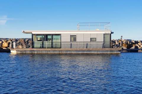 Floating 44 - Boot 1 Nikse / 4 Personen - Ferienunterkunft in Laboe (4 Personen)