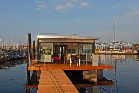 Floating 44 - Boot 2 / 3 Personen - Ferienunterkunft in Laboe (3 Personen)