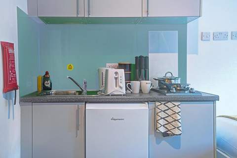Kingston Luxe Suites Riverside Apartment Belvilla - Ferienunterkunft in London (2 Personen)