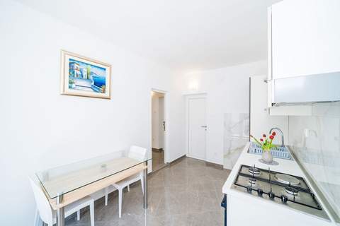 Apartments & Rooms Barišić-Standard One Bedroom Apartment with Balcony and Garden View(APT-3) - Ferienunterkunft in Kupari (2 Personen)