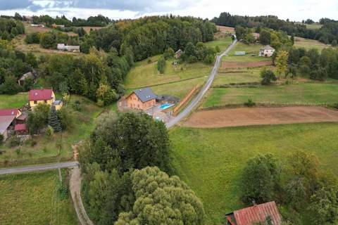 Komfortowy dom wakacyjny z basenem dla 8 osób - Ferienunterkunft in Iwierzyce (8 Personen)