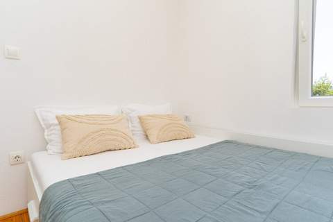 Apartment Konak - Two Bedroom Apartment with Terrace and Sea View - Ferienunterkunft in Molunat (4 Personen)
