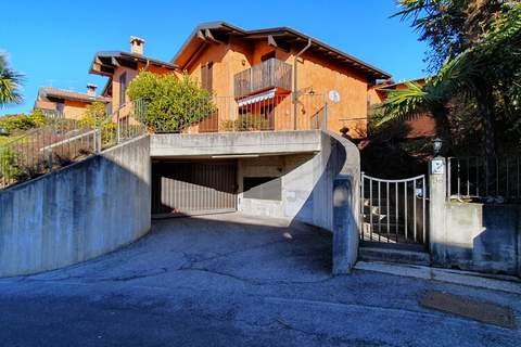 LUN - Casa Luna - Ferienunterkunft in Luino (4 Personen)