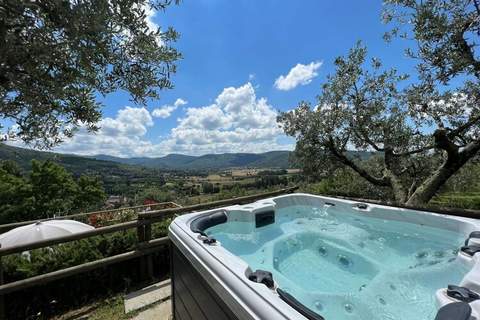 Villa Patrizia - Ferienunterkunft in Cortona (12 Personen)