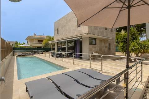 VILLA IOLA IDEAL PARA FAMILIAS A 150M DE LA PLAYA - Ferienunterkunft in Playa de Muro (12 Personen)