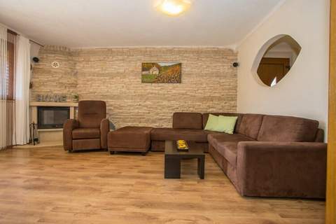 Apartments Andre Poreč - Two Bedroom Apartment with Terrace and Pool (Andre) - Ferienunterkunft in Nova Vas (4 Personen)