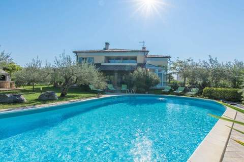 Ferienunterkunft in Porec (10 Personen)