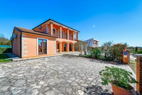 Villa Imagine with heated pool - Ferienunterkunft in Visnjan (8 Personen)
