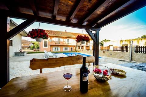 Apartment Josip - Ferienunterkunft in Posedarje (6 Personen)